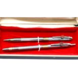 USA boxed Bankers white and yellow metal pen and pencil set. P&P Group 1 (£14+VAT for the first