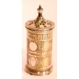 Victorian hallmarked silver cylindrical pepperette with screw top and gilt washed interior, London