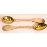 Victorian hallmarked silver pair of egg spoons, each with gilt washed bowls, London assay 1857,