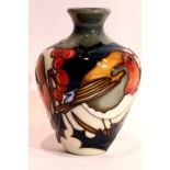 Moorcroft Sir Brave Robin vase, H: 10 cm. P&P Group 1 (£14+VAT for the first lot and £1+VAT for