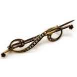 Victorian 9ct gold seed pearl and garnet set brooch, 2.4g. P&P Group 1 (£14+VAT for the first lot