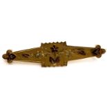 Victorian hallmarked 9ct gold flower design brooch, 1.7g. P&P Group 1 (£14+VAT for the first lot and