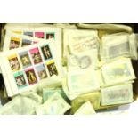 Approximately 10000 sets and individual Cinderella Island stamps. P&P Group 3 (£25+VAT for the first