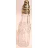 George III hallmarked silver and cut glass vinegar bottle, silver weight 22g. P&P Group 1 (£14+VAT
