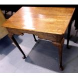 Early 19thC oak side table with shaped frieze, raised on Queen Anne style supports, 77 x 70 x 47 cm.