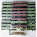 27x Graham Farish OO Gauge Passenger Coaches. P&P Group 3 (£25+VAT for the first lot and £5+VAT