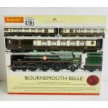 Hornby OO Merchant Navy Loco - NO Coaches Included. P&P Group 2 (£18+VAT for the first lot and £3+