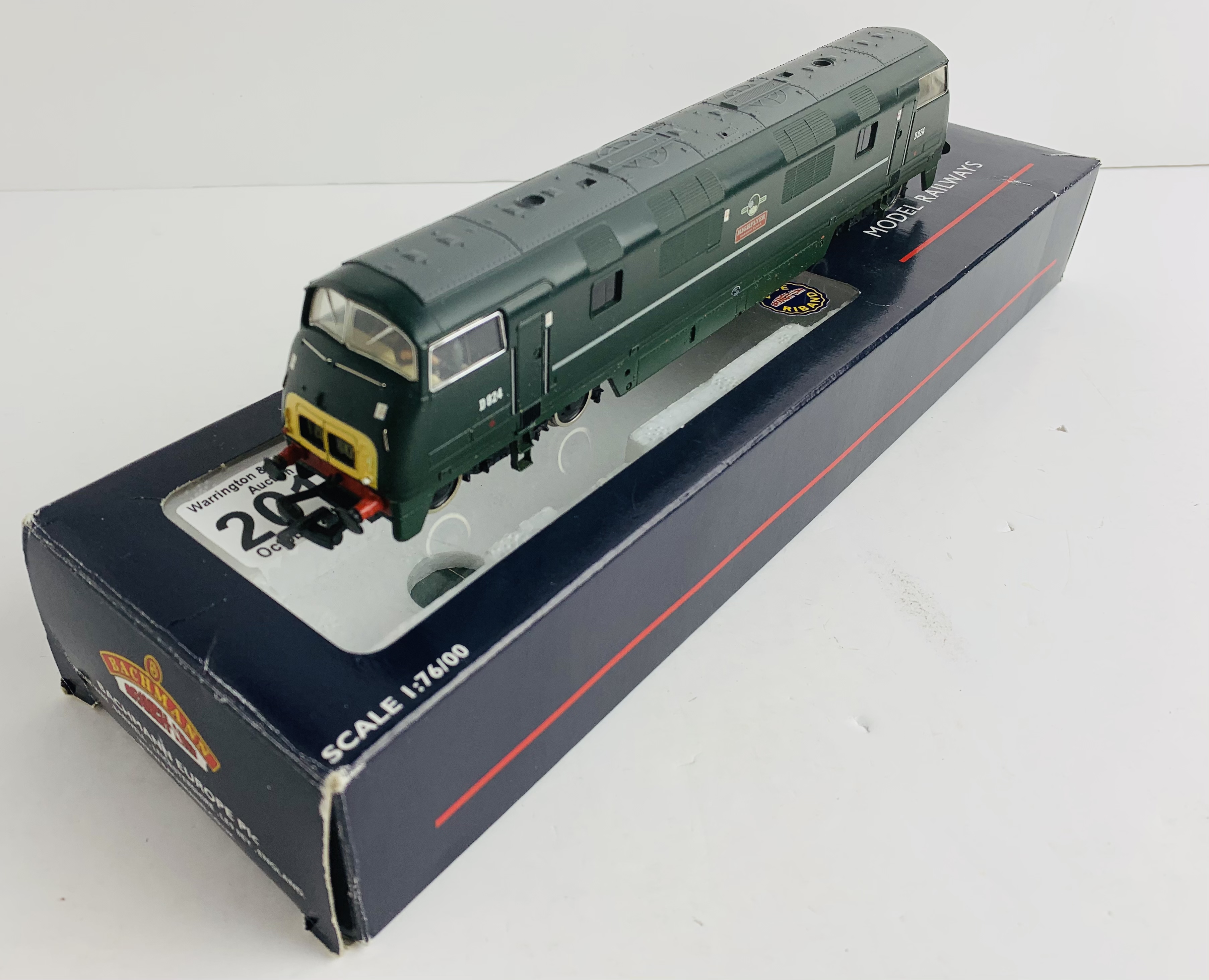 Bachmann Warship 'Highflyer' BR Green - Incorrect Box. P&P Group 1 (£14+VAT for the first lot and £
