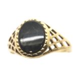 9ct gold onyx ring, size M, 1.8g. P&P Group 1 (£14+VAT for the first lot and £1+VAT for subsequent
