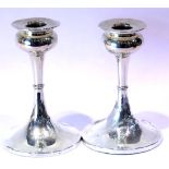 Pair of silver stub bowl top candlesticks, H: 13 cm. P&P Group 2 (£18+VAT for the first lot and £3+