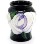 Moorcroft 3" white rose vase trial, H: 8.5 cm. P&P Group 2 (£18+VAT for the first lot and £3+VAT for