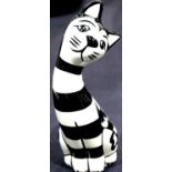 Lorna Bailey cat Humbug, H: 26 cm. P&P Group 1 (£14+VAT for the first lot and £1+VAT for