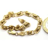 9ct gold bracelet, 4.3g. P&P Group 1 (£14+VAT for the first lot and £1+VAT for subsequent lots)