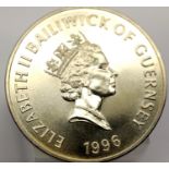 1996 - Guernsey - 70 years QEII - Five pound coin. P&P Group 1 (£14+VAT for the first lot and £1+VAT