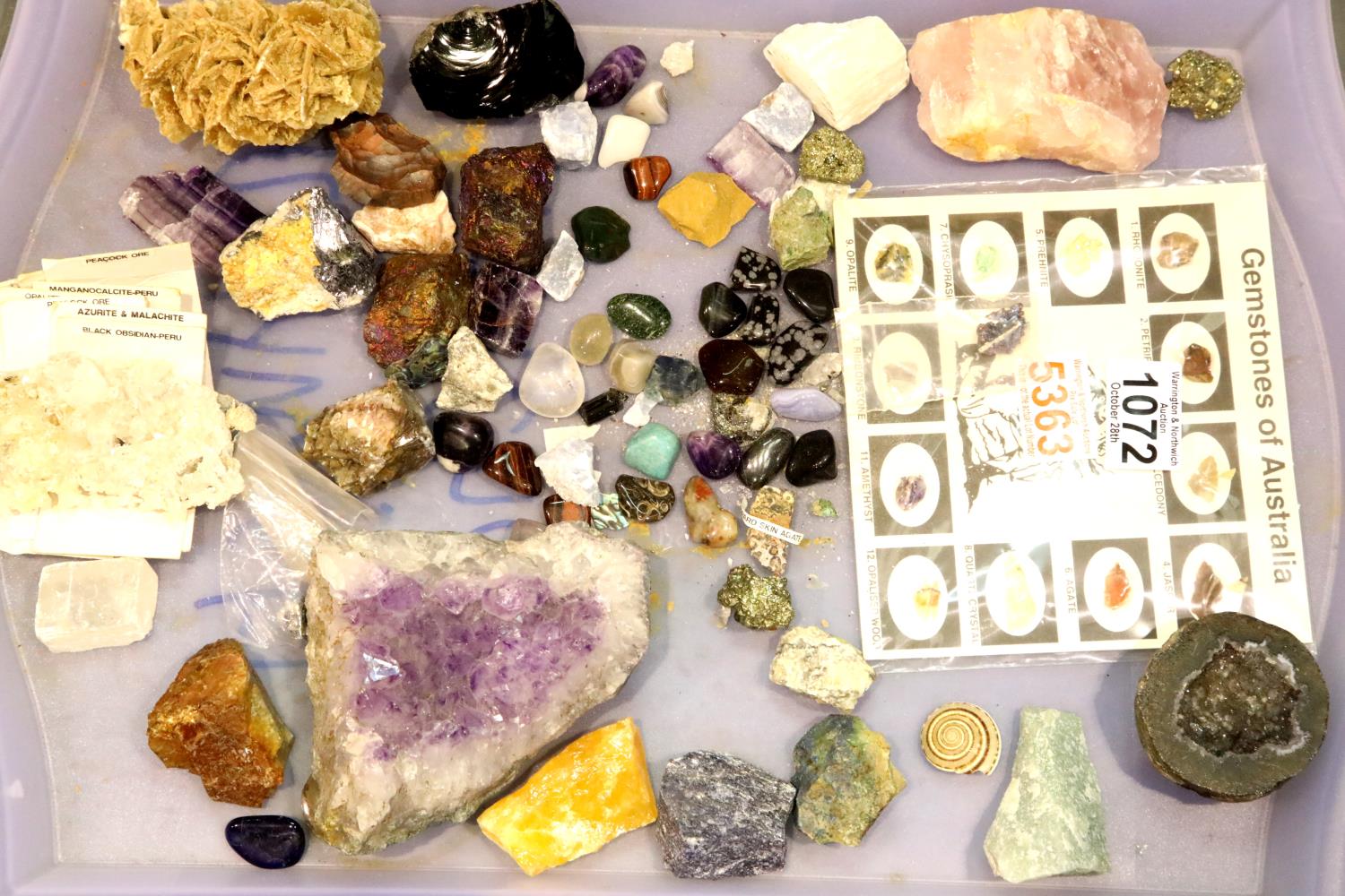 Quantity of rock crystals and gemstones. P&P Group 3 (£25+VAT for the first lot and £5+VAT for