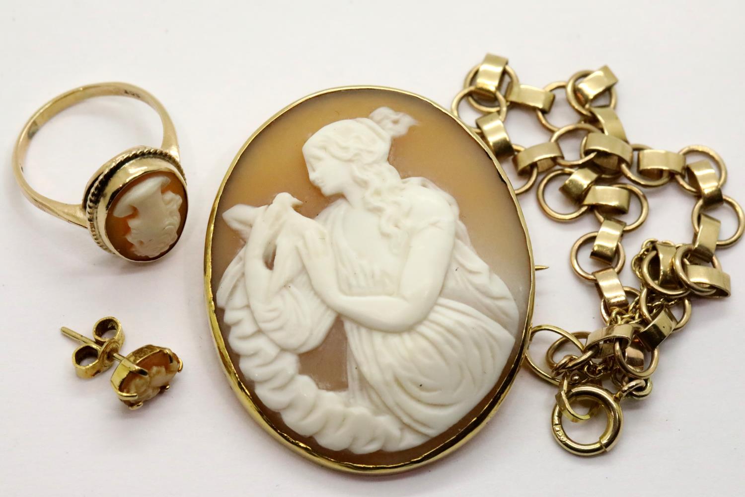 Boxed yellow metal cameo brooch, a 9ct gold cameo ring and earring 3.2g, a 9ct gold bracelet 5.6g.