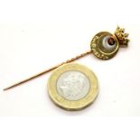 14ct gold enamelled pin 'The Duke's Pin', boxed, 3.3g. P&P Group 1 (£14+VAT for the first lot and £