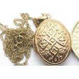 9ct gold locket on a fine 9ct gold chain, 2.3g. P&P Group 1 (£14+VAT for the first lot and £1+VAT