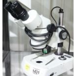 Binocular microscope, un-named. P&P Group 3 (£25+VAT for the first lot and £5+VAT for subsequent