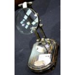 Magnifying glass on wooden base, H: 28 cm. P&P Group 2 (£18+VAT for the first lot and £3+VAT for