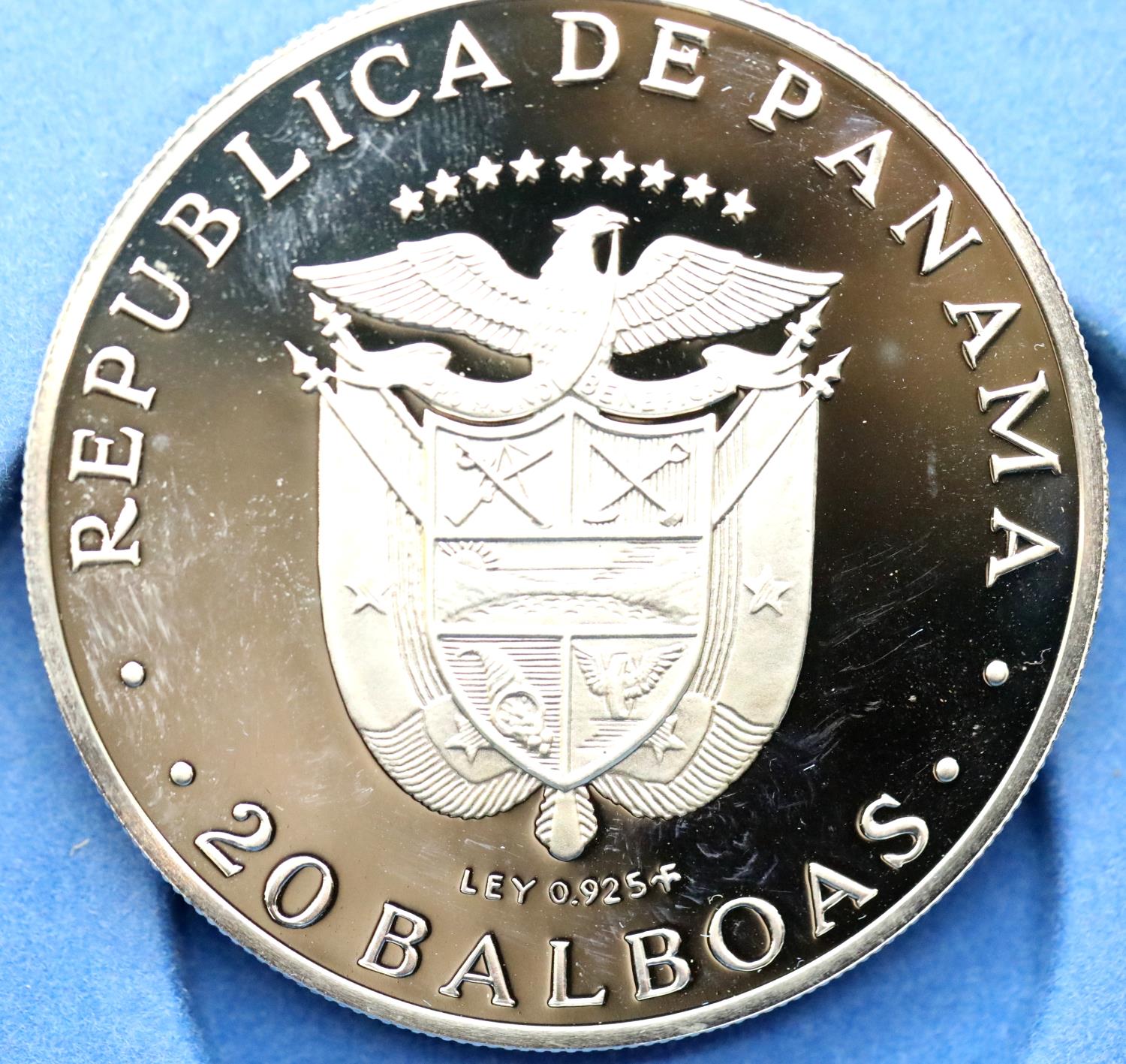 Panama, 20 Balboas sterling silver coin, 129g. P&P Group 1 (£14+VAT for the first lot and £1+VAT for - Image 2 of 2