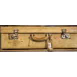 Large vintage white Pendragon suitcase, 70 x 40 cm. P&P Group 3 (£25+VAT)