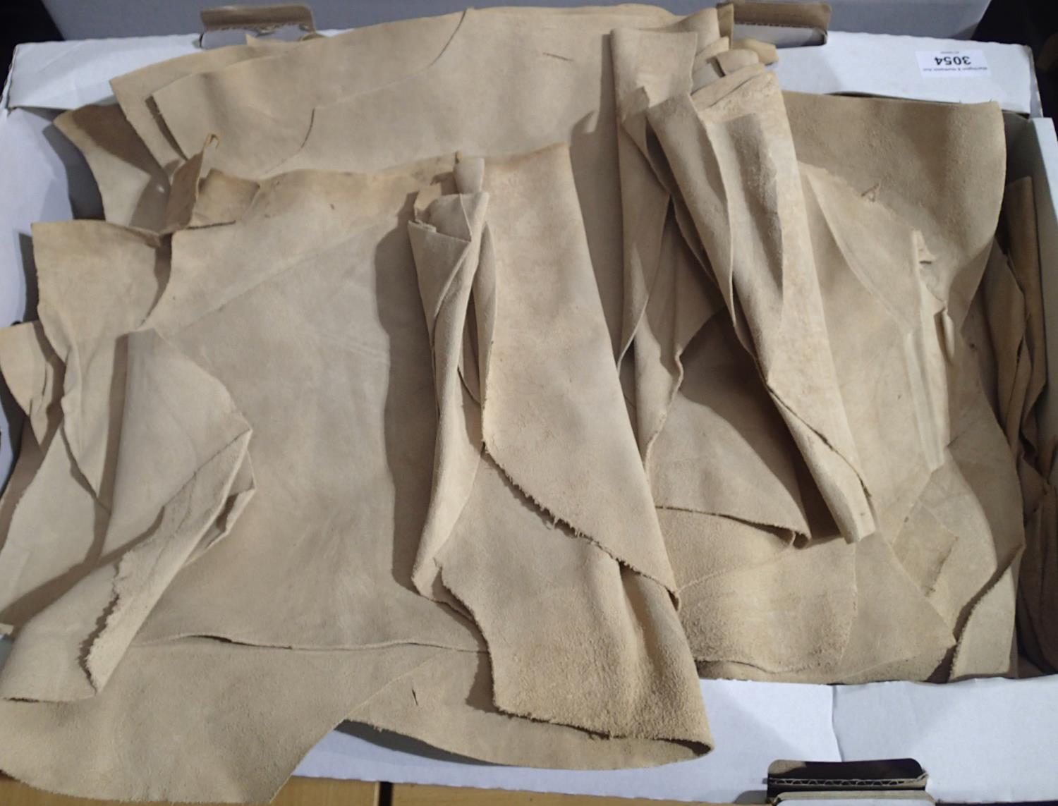 Box of chamois leather. P&P Group 3 (£25+VAT) - Image 2 of 4