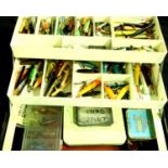 Tackle box of fishing lures. P&P Group 2 (£18+VAT for the first lot and £3+VAT for subsequent lots)