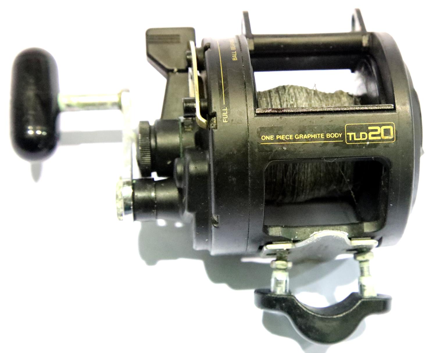 Shimano TLD 20 fishing reel. P&P Group 2 (£18+VAT for the first lot and £3+VAT for subsequent lots) - Image 2 of 2