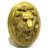 Brass Georgian style lion mask door knob, H: 10.5 cm. P&P Group 1 (£14+VAT for the first lot and £