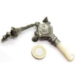 Hallmarked silver Victorian rattle and teething bar, L:14 cm. P&P Group 1 (£14+VAT for the first lot