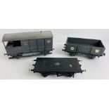 2x O Gauge Kit Built Wagons & 1x Wagon Chassis. P&P Group 1 (£14+VAT for the first lot and £1+VAT