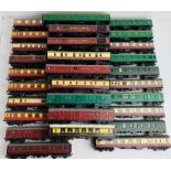 29x OO Gauge Assorted Passenger Coaches - All Unboxed. P&P Group 3 (£25+VAT for the first lot and £