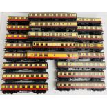 21x OO Gauge Passenger Coaches - All Unboxed. P&P Group 3 (£25+VAT for the first lot and £5+VAT