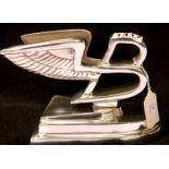 Chrome Bentley B on base, H: 14 cm. P&P Group 2 (£18+VAT for the first lot and £3+VAT for subsequent