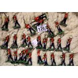 Vintage painted lead marching soldiers, 28 in total, average H: 7 cm. P&P Group 2 (£18+VAT for the