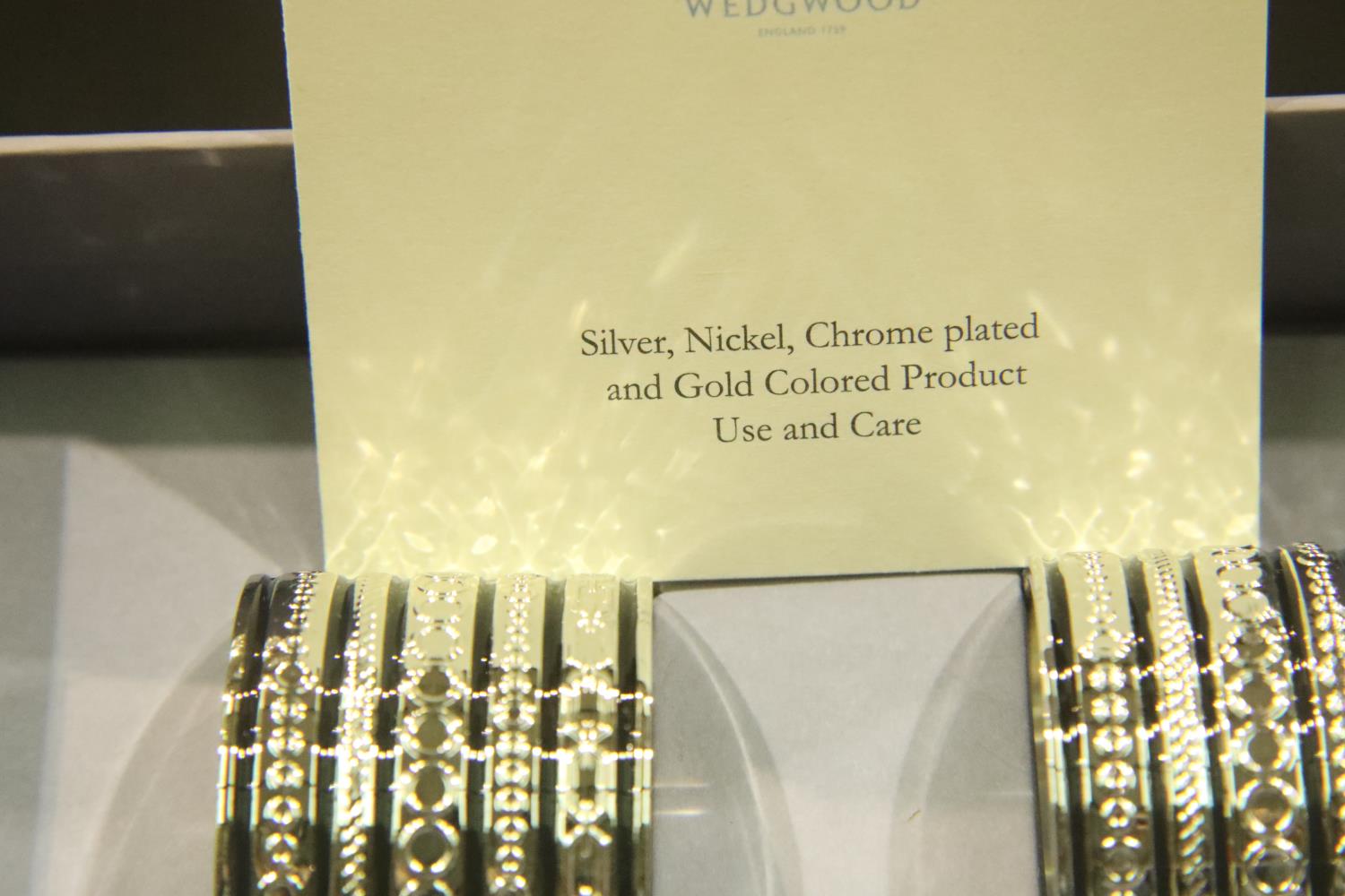 Wedgwood boxed set of four Vera Wang napkin rings. P&P Group 1 (£14+VAT for the first lot and £1+VAT - Image 3 of 3