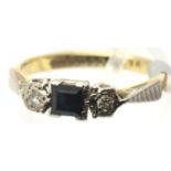 Ladies vintage 18ct gold princess cut sapphire and diamond ring, size M, 2.8g. P&P Group 1 (£14+