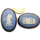 Wedgwood two oval blue and white brooches. P&P Group 1 (£14+VAT for the first lot and £1+VAT for