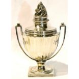 Continental 800 silver oil burner in the form of a classical covered urn, 434g. P&P Group 2 (£18+VAT