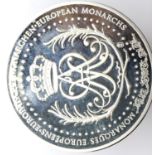 Una and the lion, commemorative enamelled coin for Queen Victoria. P&P Group 1 (£14+VAT for the