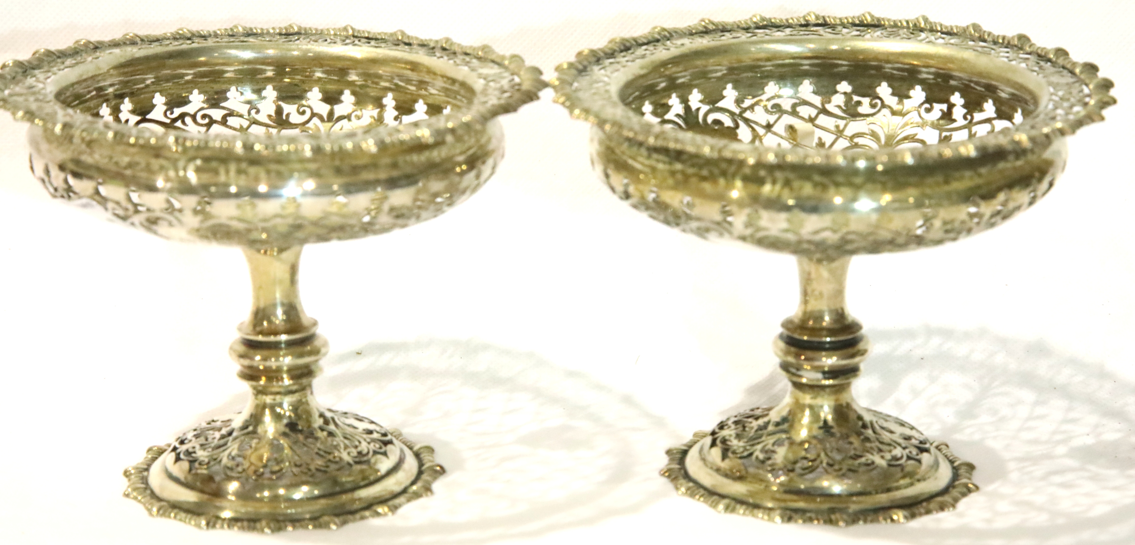 Edwardian hallmarked silver pair of pierced comports, combined 386g. P&P Group 1 (£14+VAT for the