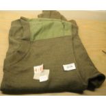 British Army green jumper. P&P Group 2 (£18+VAT for the first lot and £3+VAT for subsequent lots)