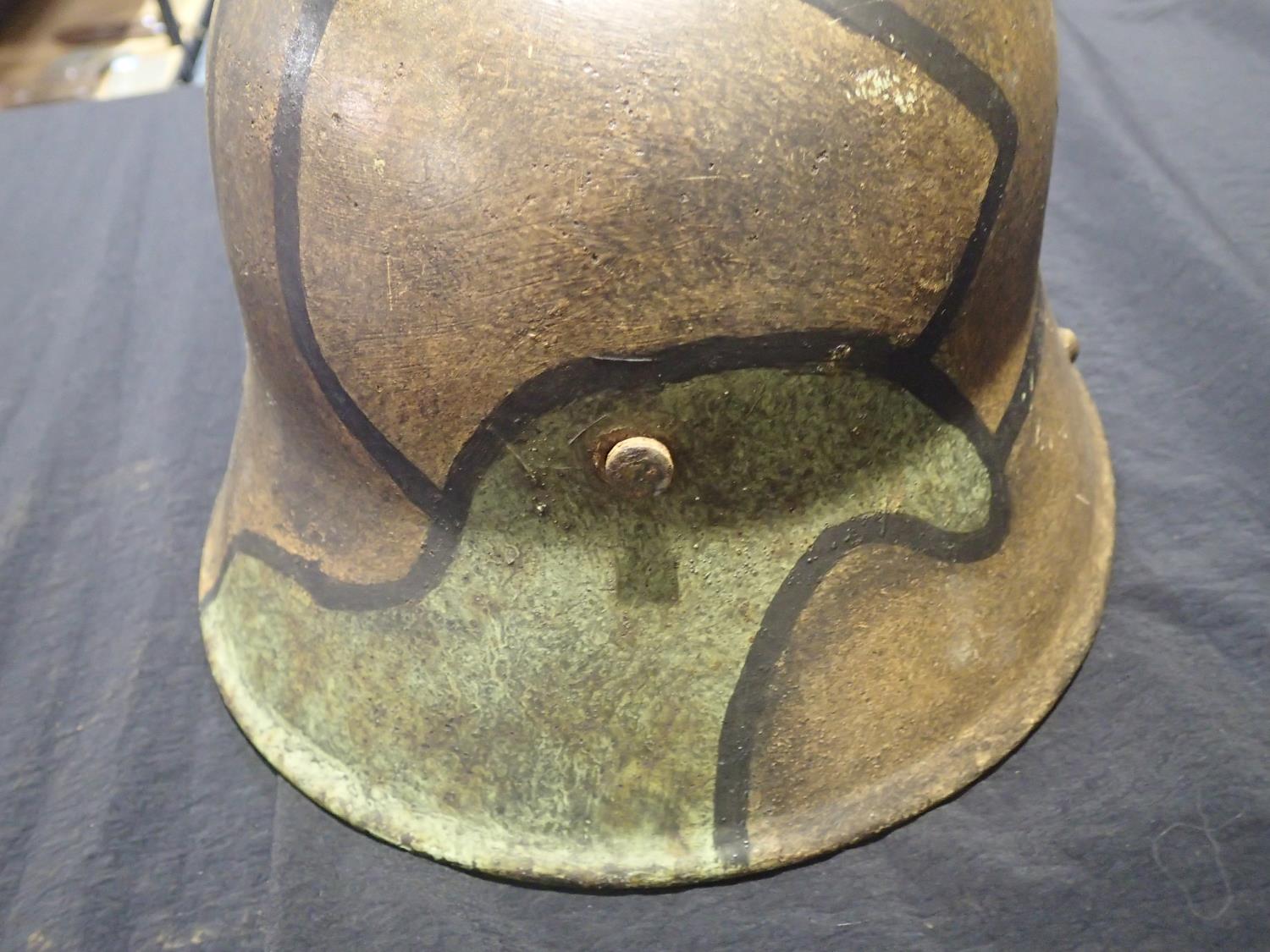 German Imperial WWI type M16 stalhelm with camoflauge paint and liner, maker marked ET64. P&P - Image 5 of 6