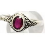 Silver vintage stone set ring, size T. P&P Group 1 (£14+VAT for the first lot and £1+VAT for