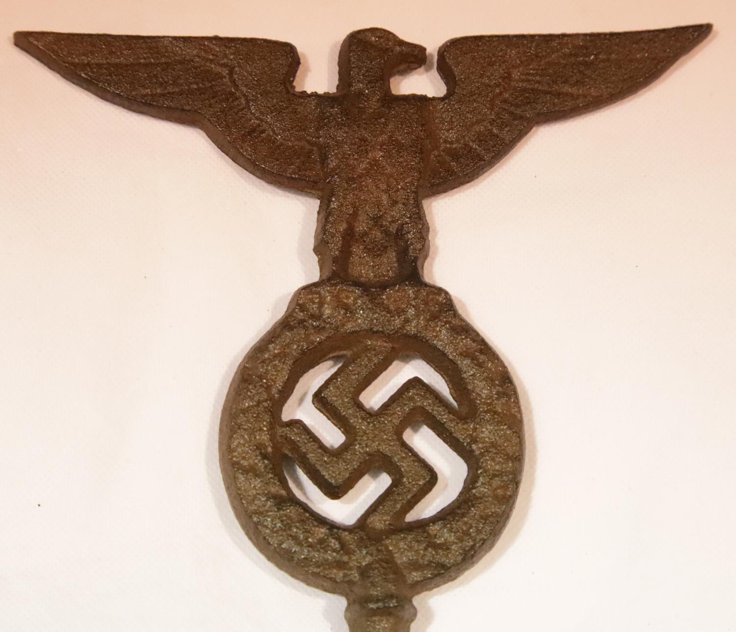 German WWII type cast metal flagpole finial, W: 18.5 cm. P&P Group 1 (£14+VAT for the first lot