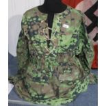 German WWII type M42 camouflage smock, size M/L. P&P Group 3 (£25+VAT for the first lot and £5+VAT