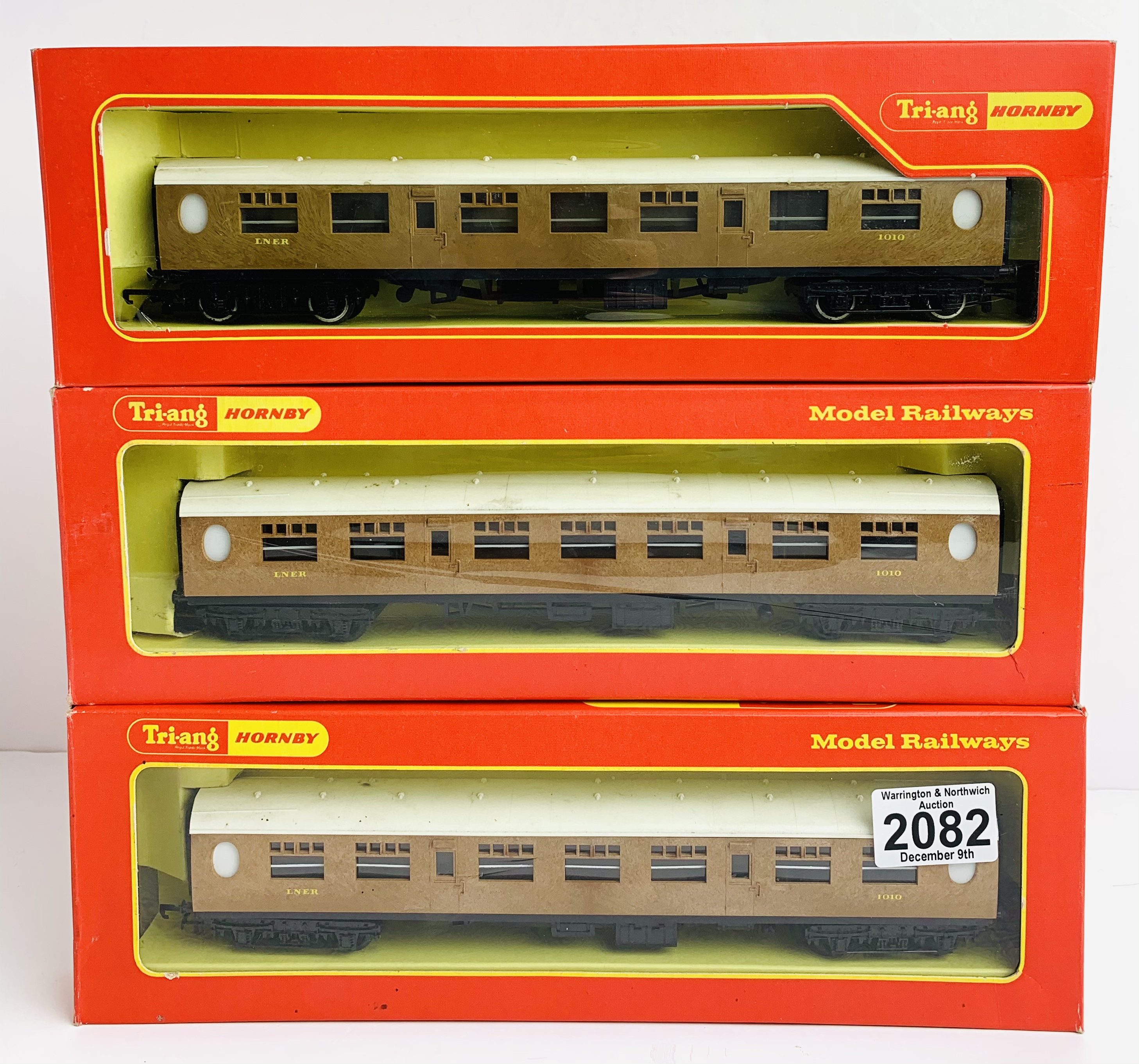 3x Triang / Hornby LNER Teak Coaches - All Boxed. P&P Group 2 (£18+VAT for the first lot and £3+