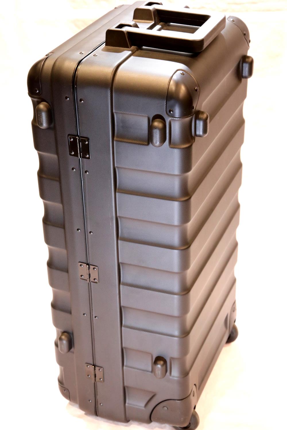 Hard case for DJI Matrice M200 series drone, with fitted interior. P&P Group 3 (£25+VAT for the - Image 2 of 5