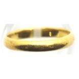 22ct gold wedding band, size K, 2.9g. P&P Group 1 (£14+VAT for the first lot and £1+VAT for